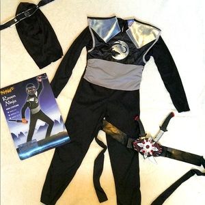 Raven Ninja, small 4-6, comes with everything seen in picture